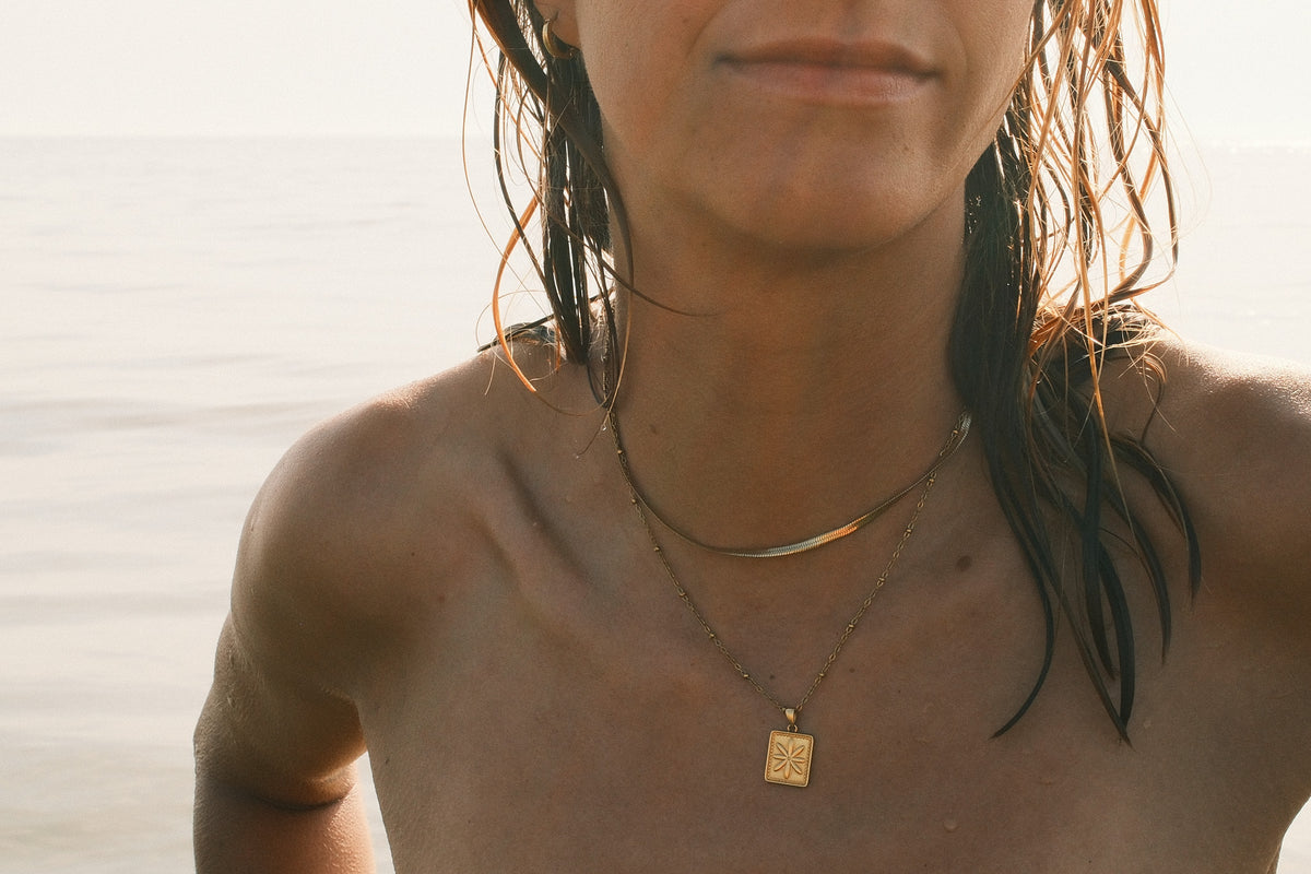 Little Bloom Pendant Chain in gold